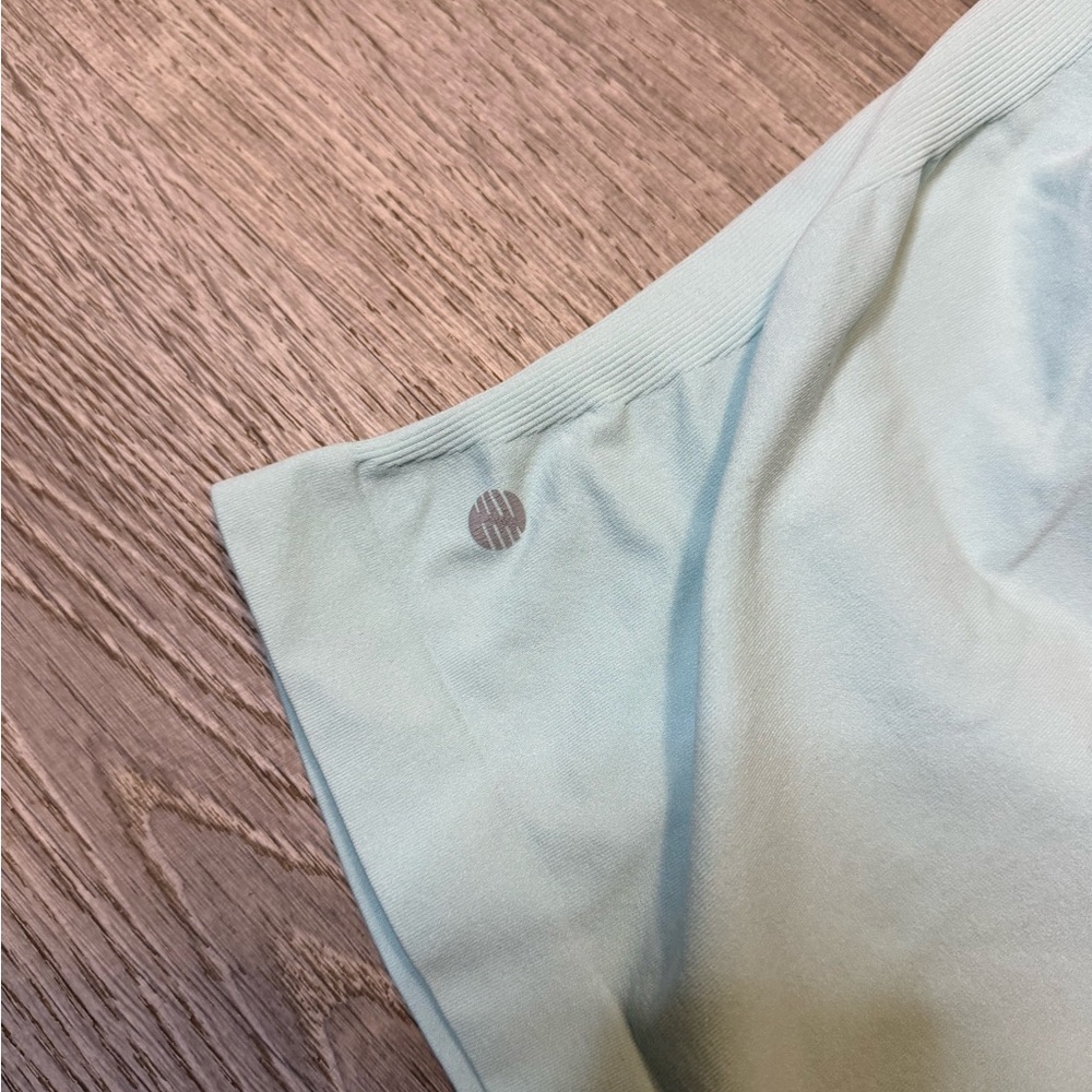 •ZELLA• SEAMLESS TEE - Picture 5 of 6